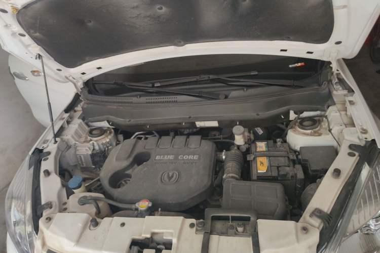 Used CHANGAN CS35 2015 1.6L Automatic Luxury Model China V Standard Engine Bay