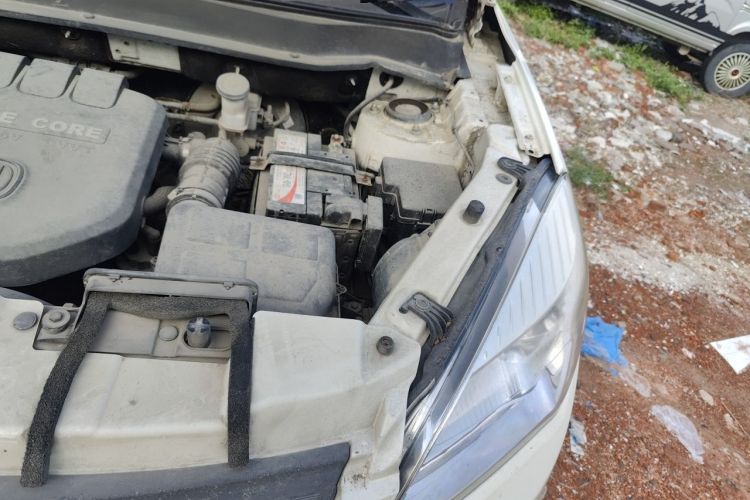 Used CHANGAN CS35 2015 1.6L Automatic Luxury Model China V Standard Engine Bay Left
