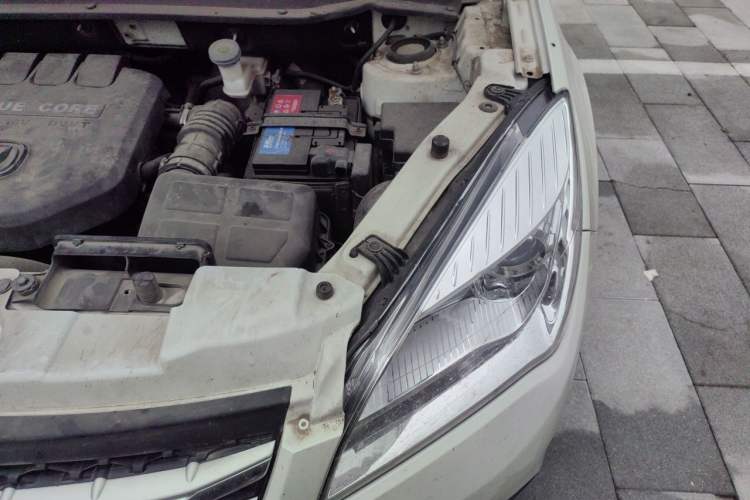 Used CHANGAN CS35 2015 1.6L Manual Luxury Model China IV Standard Engine Bay Left