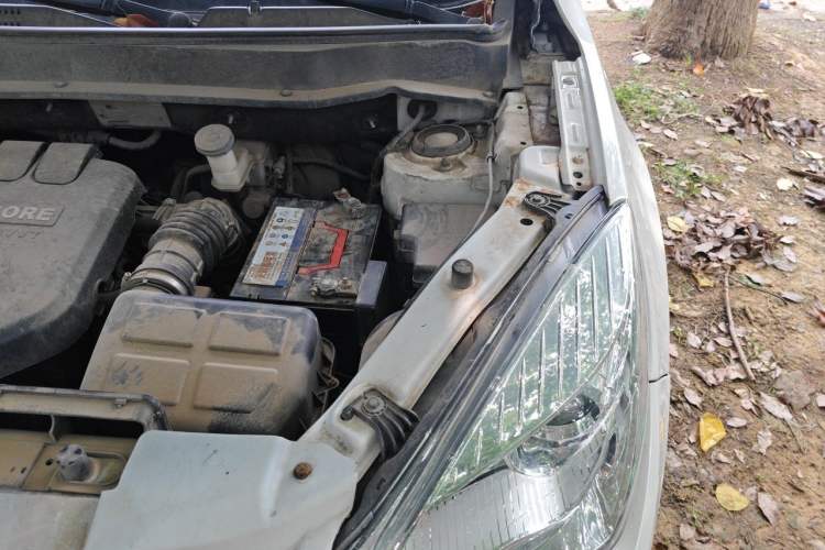 Used CHANGAN CS35 2015 1.6L Manual Luxury Model China IV Standard Engine Bay Left