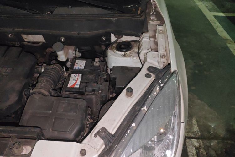 Used CHANGAN CS35 2015 1.6L Manual Luxury Model China IV Standard Engine Bay Left