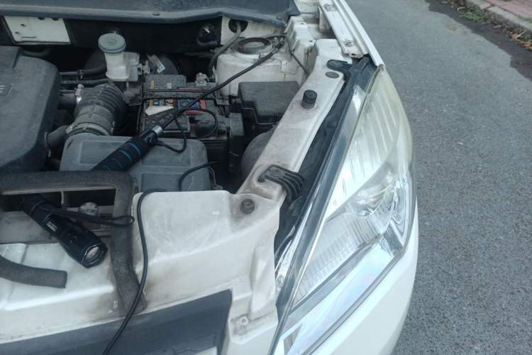 Used CHANGAN CS35 2015 1.6L Automatic Luxury Model China IV Standard Engine Bay Left