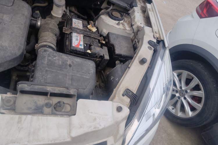 Used CHANGAN CS35 2015 1.6L Manual Luxury Model China IV Standard Engine Bay Left