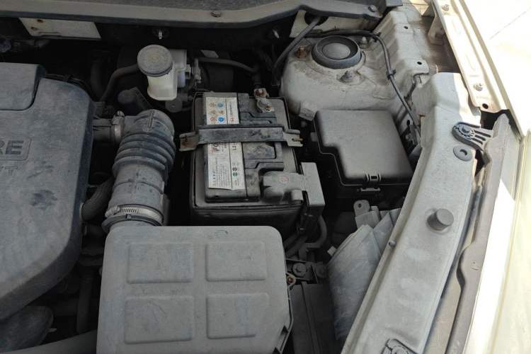 Used CHANGAN CS35 2015 1.6L Manual Luxury Model China IV Standard Engine Bay Left