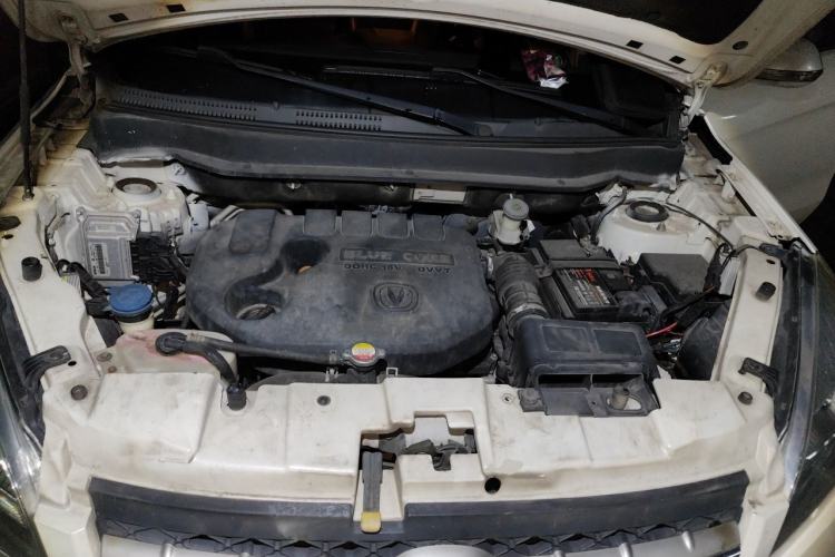 Used CHANGAN CS35 2015 1.6L Automatic Luxury Model China IV Standard Engine Bay