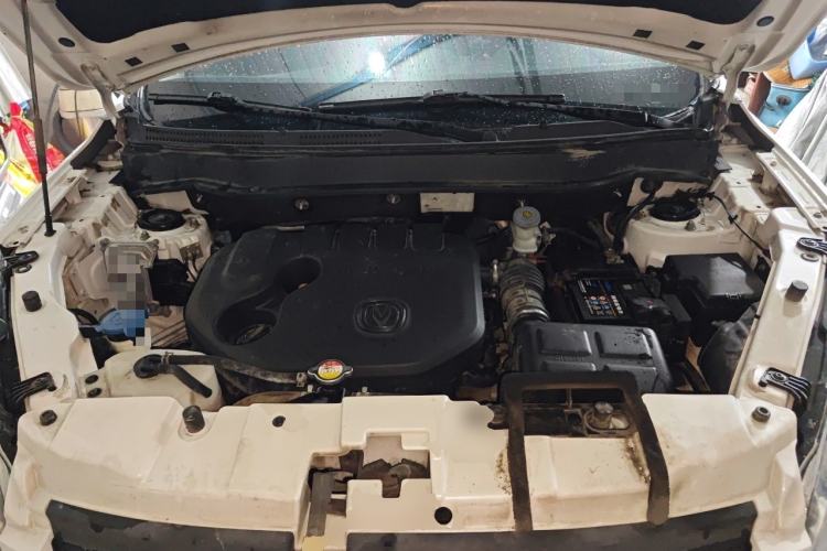 Used CHANGAN CS35 2015 1.6L Manual Luxury Model China IV Standard Engine Bay