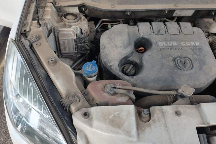 Used CHANGAN CS35 2015 1.6L Manual Luxury Model China IV Standard Engine Bay Right