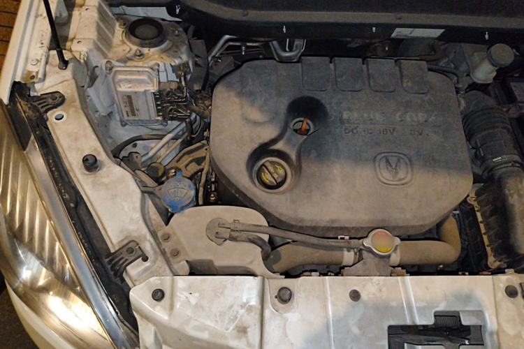 Used CHANGAN CS35 2015 1.6L Automatic Luxury Model China IV Standard Engine Bay Right