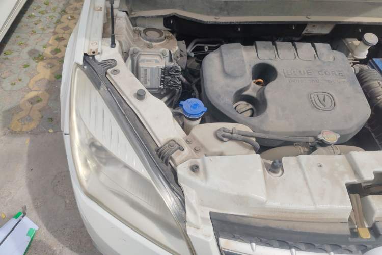 Used CHANGAN CS35 2015 1.6L Automatic Prestige Model China IV Standard Engine Bay Right