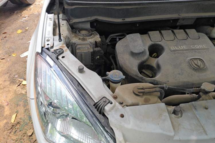 Used CHANGAN CS35 2015 1.6L Manual Luxury Model China IV Standard Engine Bay Right