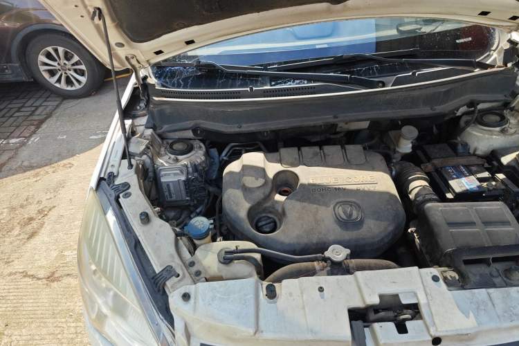 Used CHANGAN CS35 2015 1.6L Automatic Luxury Model China IV Standard Engine Bay Right