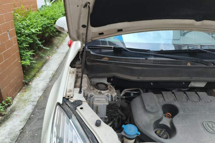 Used CHANGAN CS35 2015 1.6L Manual Luxury Model China V Standard Engine Bay Right
