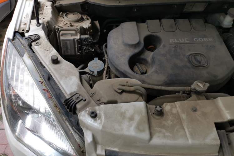 Used CHANGAN CS35 2015 1.6L Automatic Luxury Model China IV Standard Engine Bay Right