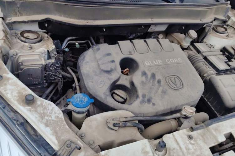 Used CHANGAN CS35 2015 1.6L Automatic Luxury Model China IV Standard Engine Bay Right