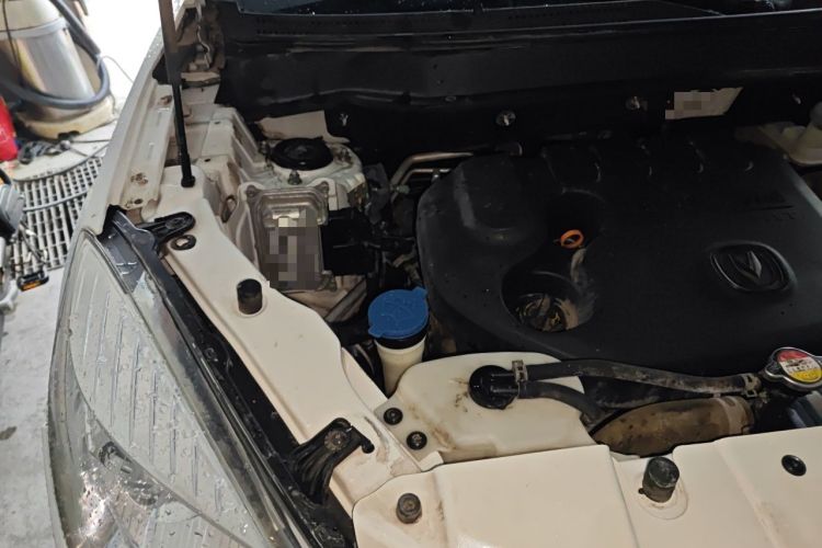 Used CHANGAN CS35 2015 1.6L Manual Luxury Model China IV Standard Engine Bay Right