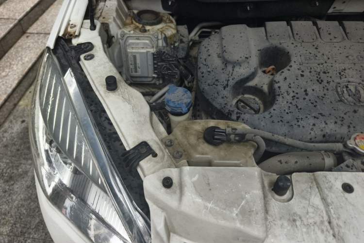 Used CHANGAN CS35 2015 1.6L Manual Luxury Model China V Standard Engine Bay Right