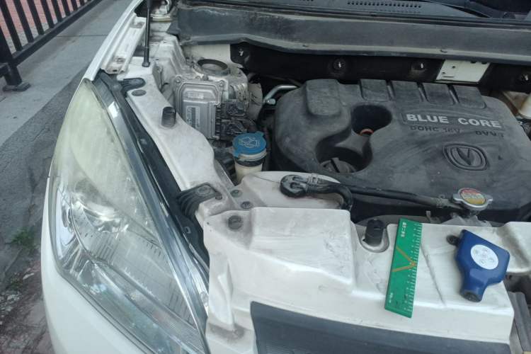 Used CHANGAN CS35 2015 1.6L Automatic Luxury Model China IV Standard Engine Bay Right