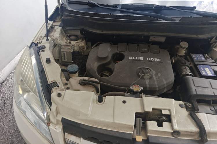 Used CHANGAN CS35 2015 1.6L Automatic Luxury Model China V Standard Engine Bay Right