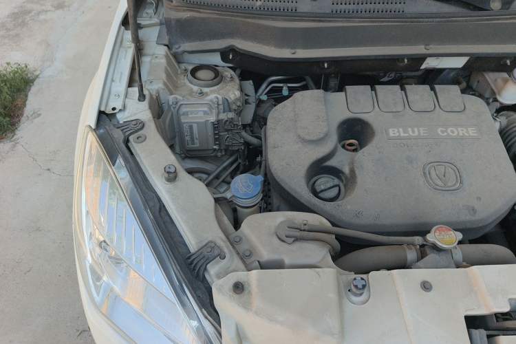 Used CHANGAN CS35 2015 1.6L Manual Luxury Model China IV Standard Engine Bay Right