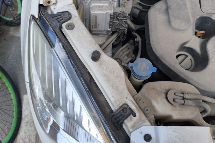 Used CHANGAN CS35 2015 1.6L Automatic Prestige Model China IV Standard Engine Bay Right