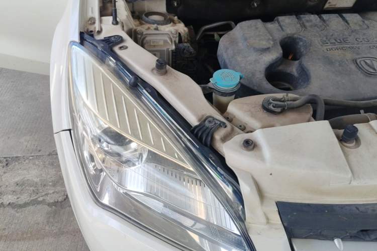 Used CHANGAN CS35 2015 1.6L Automatic Prestige Model China IV Standard Engine Bay Right