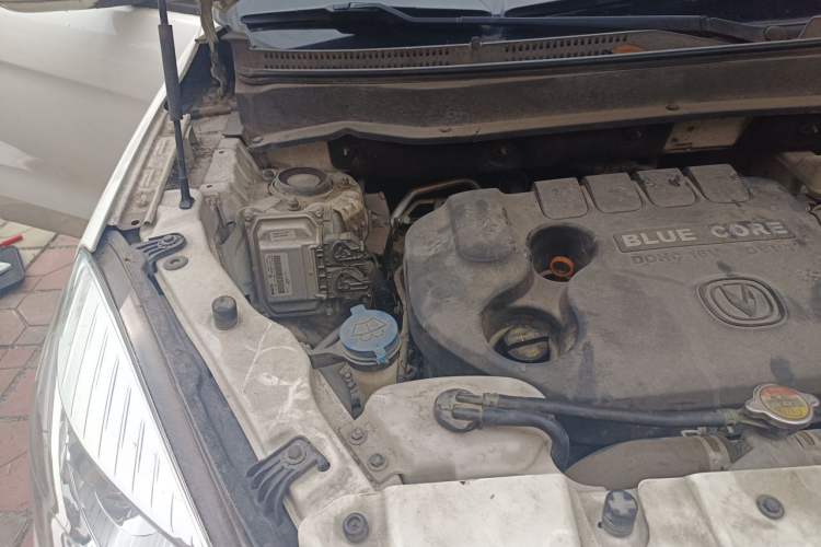 Used CHANGAN CS35 2015 1.6L Manual Luxury Model China IV Standard Engine Bay Right