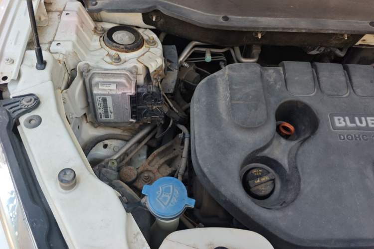 Used CHANGAN CS35 2015 1.6L Manual Luxury Model China IV Standard Engine Bay Right