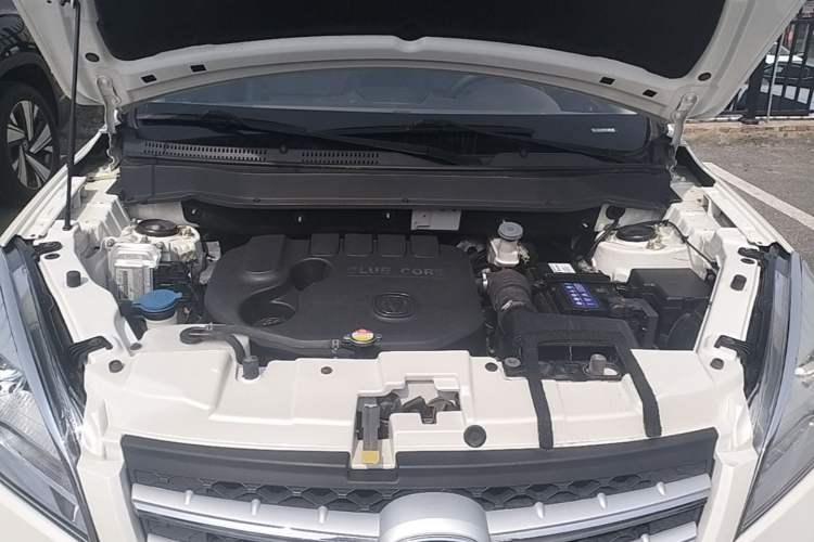 Used CHANGAN CS35 2015 1.6L Automatic Luxury Model China IV Standard Engine Bay