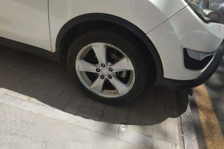 Used CHANGAN CS35 2015 1.6L Automatic Prestige Model China IV Standard Exterior 1