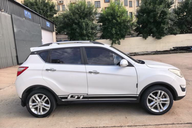 Used CHANGAN CS35 2015 1.6L Automatic Luxury Model China V Standard Exterior 1