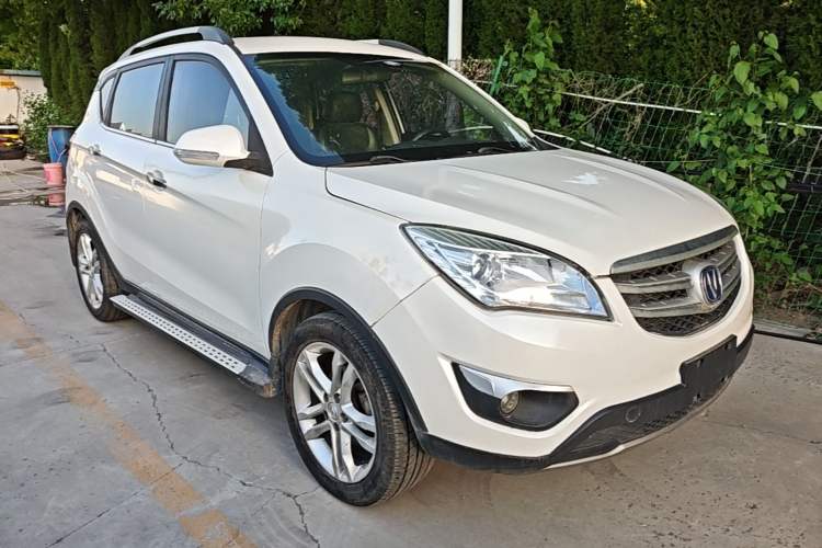 Used CHANGAN CS35 2015 1.6L Automatic Luxury Model China V Standard Exterior 1