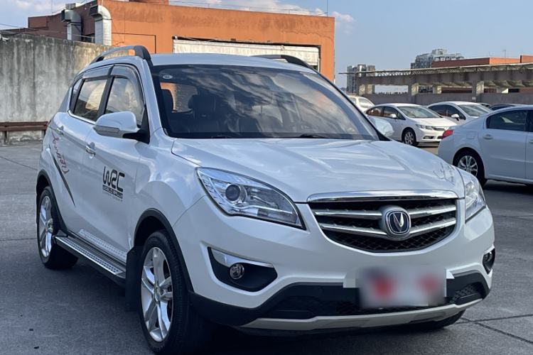 Used CHANGAN CS35 2015 1.6L Automatic Luxury Model China IV Standard Exterior 2