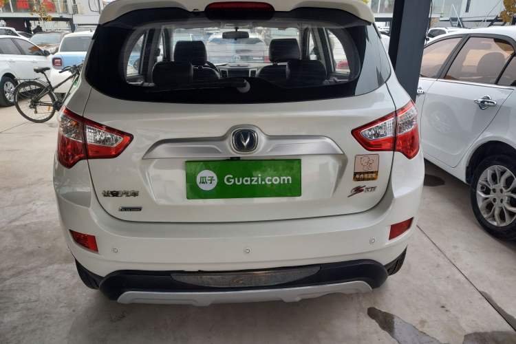 Used CHANGAN CS35 2015 1.6L Manual Luxury Model China IV Standard Exterior 3