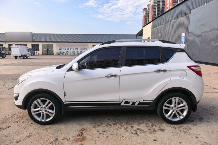 Used CHANGAN CS35 2015 1.6L Automatic Luxury Model China V Standard Exterior 4