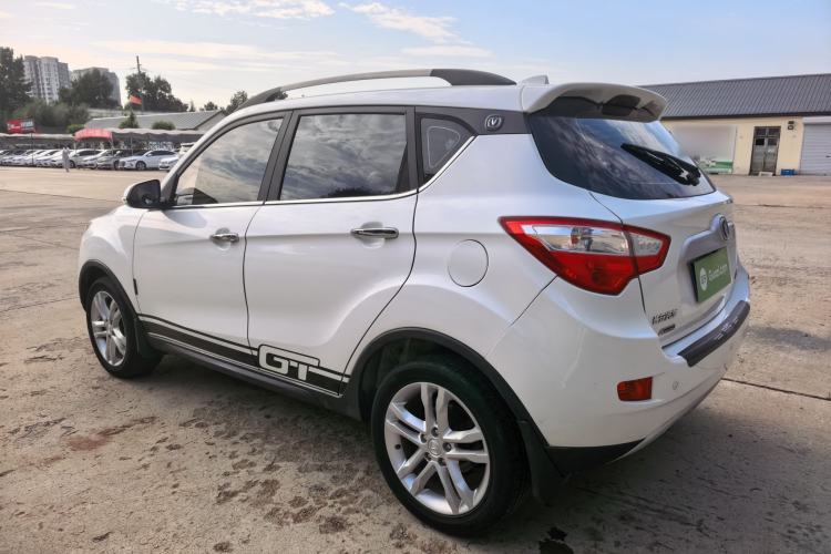 Used CHANGAN CS35 2015 1.6L Automatic Luxury Model China V Standard Exterior 5