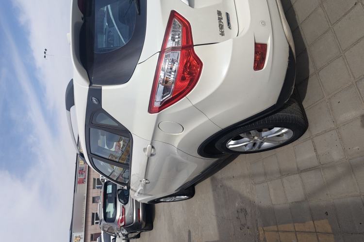 Used CHANGAN CS35 2015 1.6L Manual Luxury Model China V Standard Exterior 5