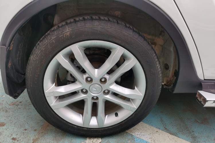 Used CHANGAN CS35 2015 1.6L Automatic Luxury Model China V Standard Exterior 5