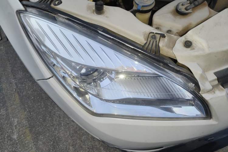 Used CHANGAN CS35 2015 1.6L Automatic Luxury Model China IV Standard Exterior 6