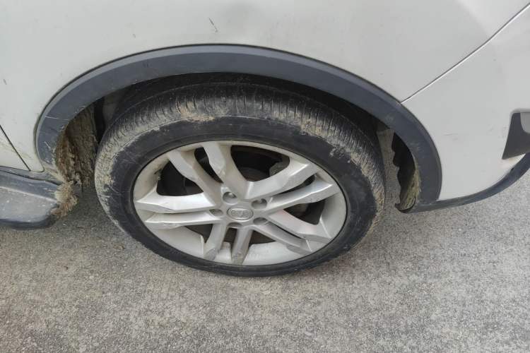 Used CHANGAN CS35 2015 1.6L Automatic Luxury Model China IV Standard Exterior 7