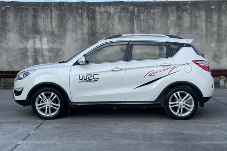 Used CHANGAN CS35 2015 1.6L Automatic Luxury Model China IV Standard Exterior 7