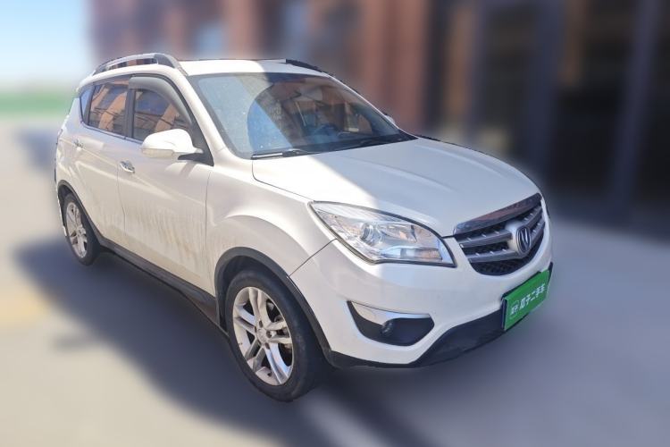 Used CHANGAN CS35 2015 1.6L Automatic Luxury Model China IV Standard Front Right 45 Deg