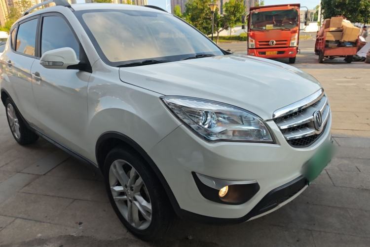 Used CHANGAN CS35 2015 1.6L Manual Luxury Model China IV Standard Front Right 45 Deg