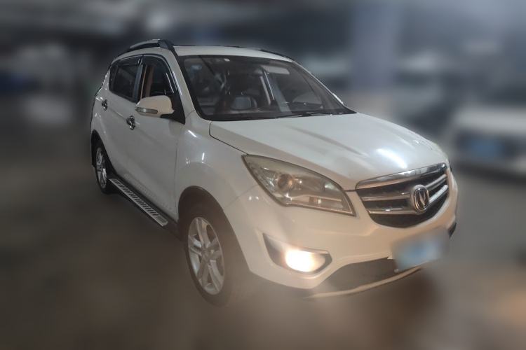 Used CHANGAN CS35 2015 1.6L Manual Luxury Model China IV Standard Front Right 45 Deg