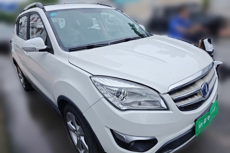 Used CHANGAN CS35 2015 1.6L Manual Luxury Model China IV Standard Front Right 45 Deg