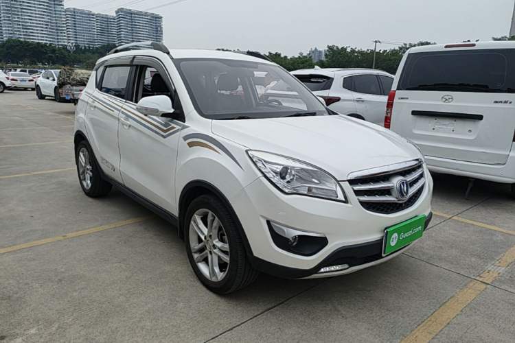 Used CHANGAN CS35 2015 1.6L Manual Luxury Model China IV Standard Front Right 45 Deg