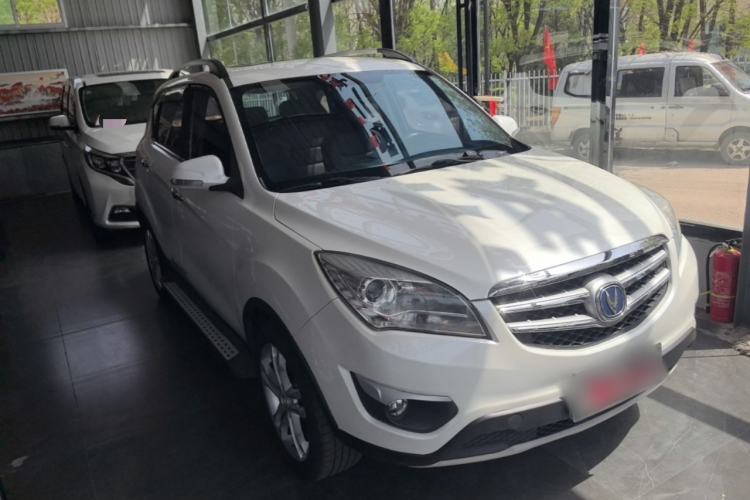 Used CHANGAN CS35 2015 1.6L Automatic Luxury Model China IV Standard Front Right 45 Deg