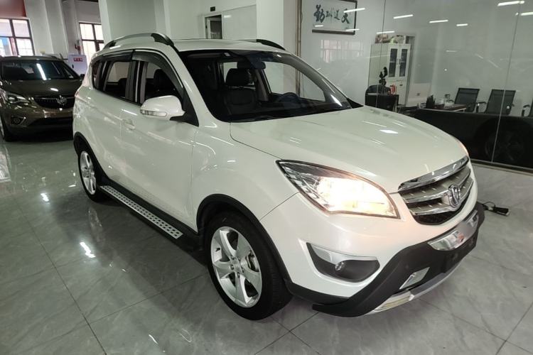 Used CHANGAN CS35 2015 1.6L Manual Luxury Model China IV Standard Front Right 45 Deg
