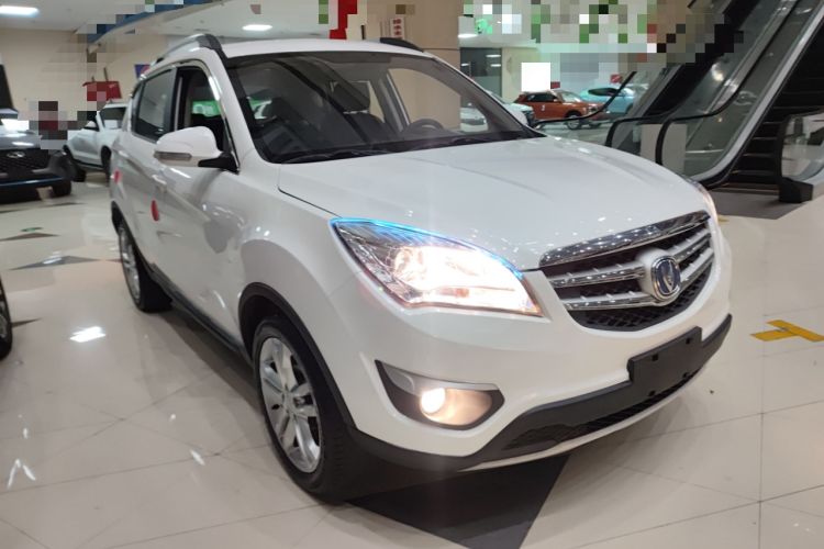 Used CHANGAN CS35 2015 1.6L Manual Luxury Model China IV Standard Front Right 45 Deg