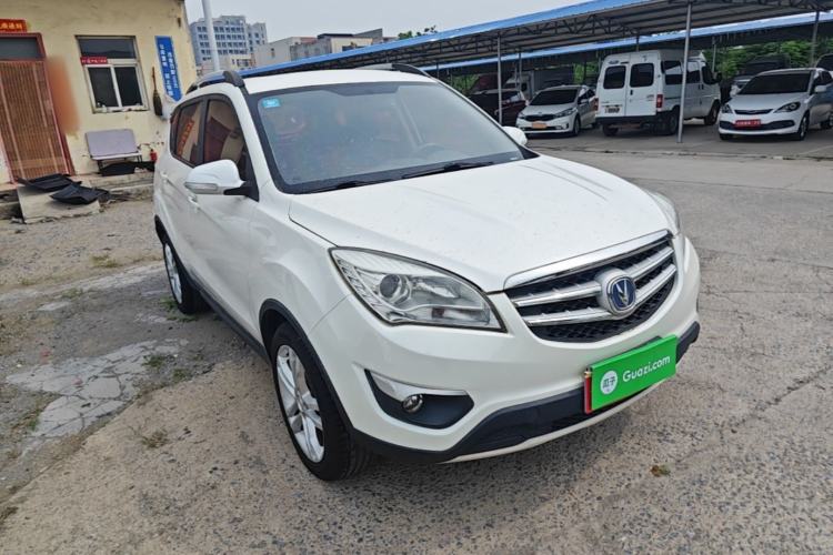 Used CHANGAN CS35 2015 1.6L Manual Luxury Model China IV Standard Front Right 45 Deg