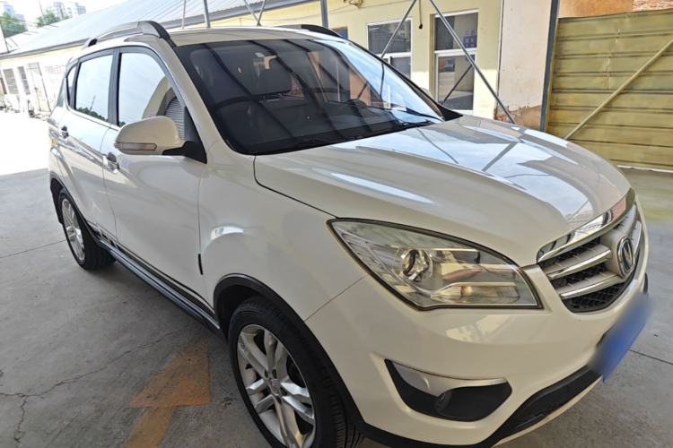 Used CHANGAN CS35 2015 1.6L Automatic Luxury Model China V Standard Front Right 45 Deg